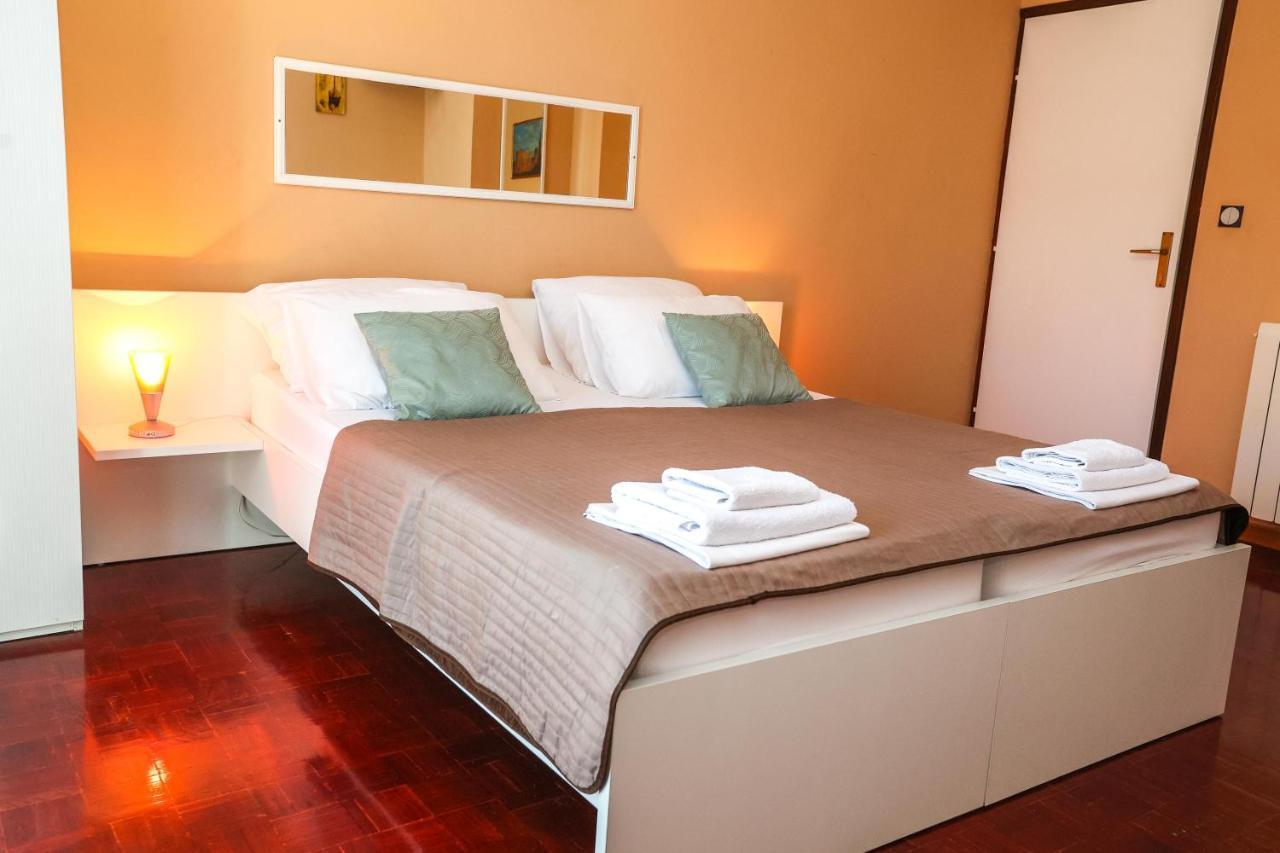 Apartments And Rooms Sinka Biograd Na Moru Exterior foto
